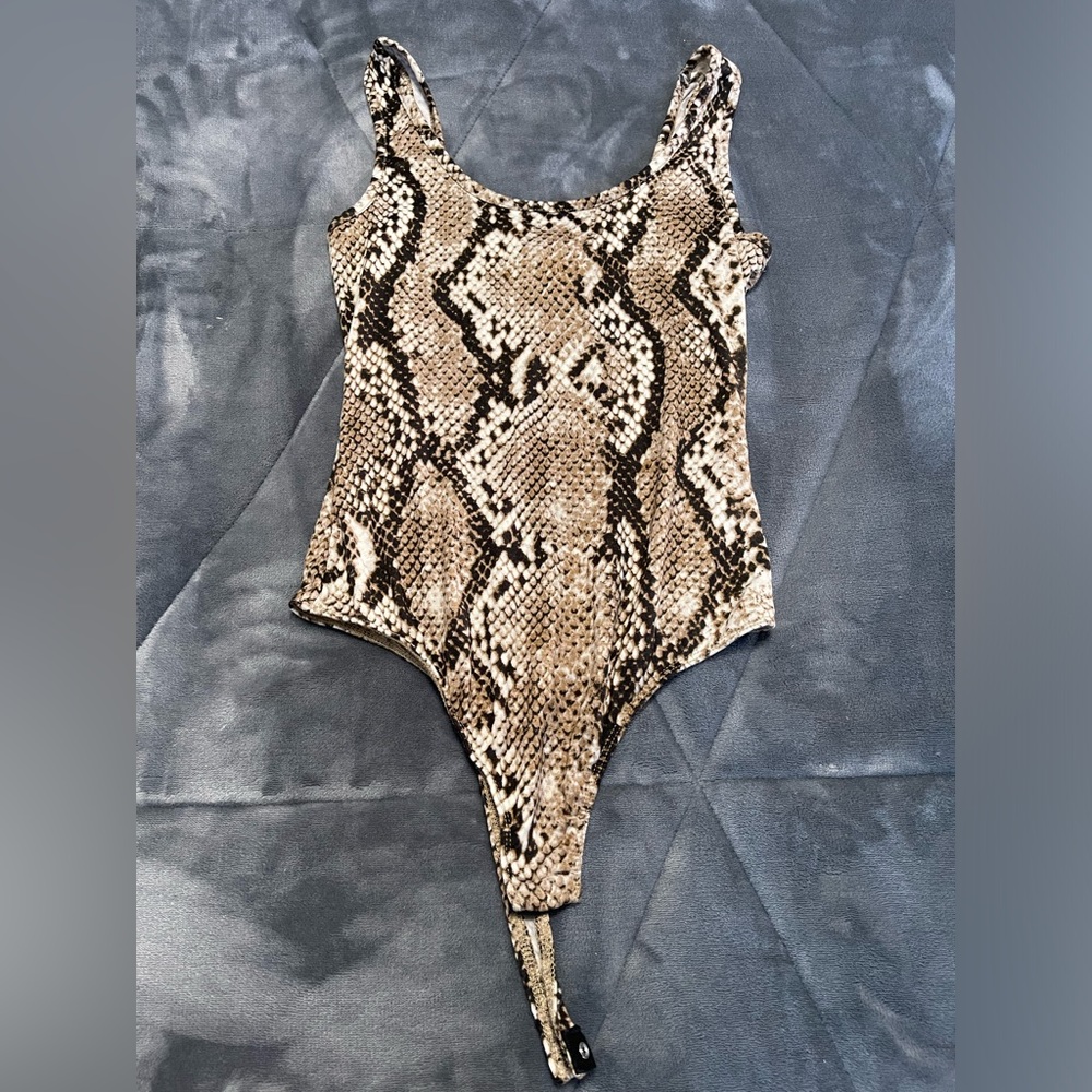 Patterned BodySuits - Picture 3 of 6